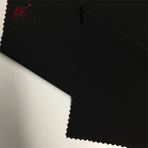 90 % Nylon, 10 % Elastan, 20D 4-Wege-Stretchgewebe.